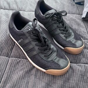 Adidas Men's Black and Tan Sneakers